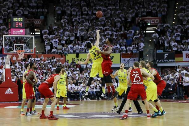 多面防守著 多面防守著